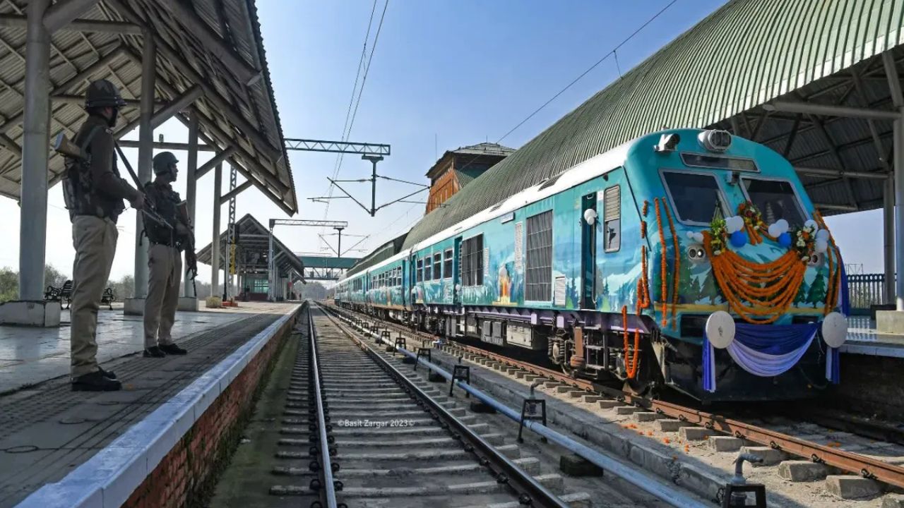 Usthadian Academy / Northern Railways To Launch MEMU, DMU Between Baramulla, Sangaldan | 21 feb 2024 Usthadian Academy / Northern Railways To Launch MEMU, DMU Between Baramulla, Sangaldan
